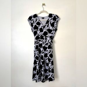 Ann Taylor dress, size 4, light blue/dark blue floral accent